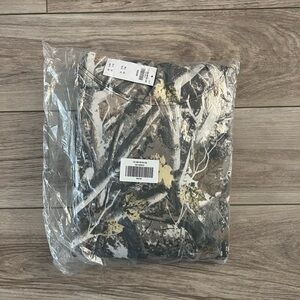 NWT Abercrombie & Fitch Essential popover hoodie. Grey Camo. Size Men’s M.